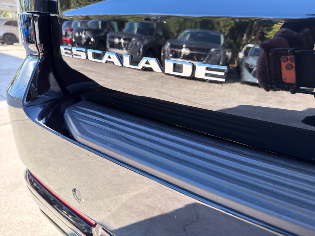 Used 2025 Cadillac Escalade Sport AWD/4WD image 9