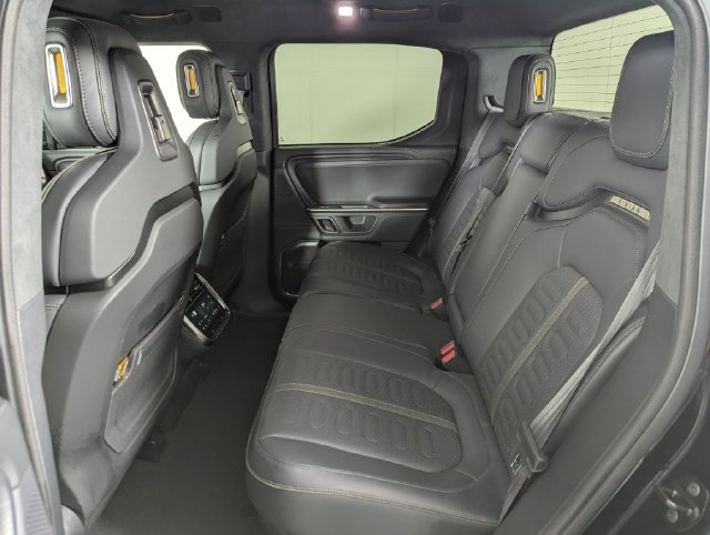 Used 2023 Rivian R1T Adventure Dual AWD/4WD image 16