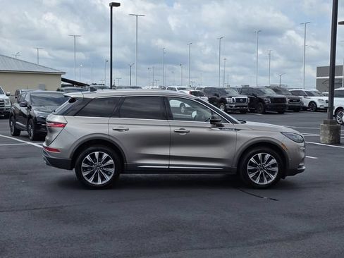 Used 2021 Lincoln Corsair Reserve w/ Equipment Group 201A FWD image 3
