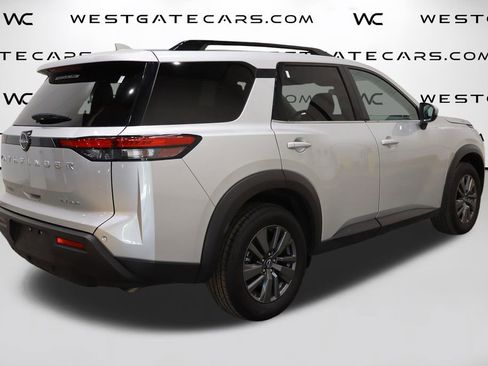 Used 2024 Nissan Pathfinder SV image 48