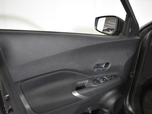 Used 2024 Nissan Kicks SV FWD image 7