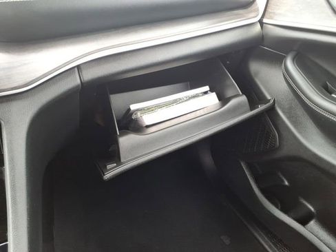 Certified 2023 Jeep Grand Cherokee L Limited w/ Black Appearance Package image 23