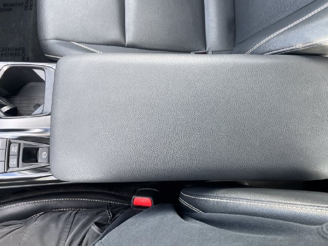 Used 2025 Toyota Camry SE FWD image 17