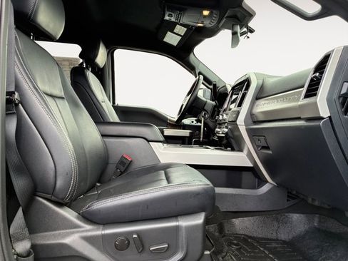 Used 2022 Ford F250 Lariat w/ Black Appearance Package image 19