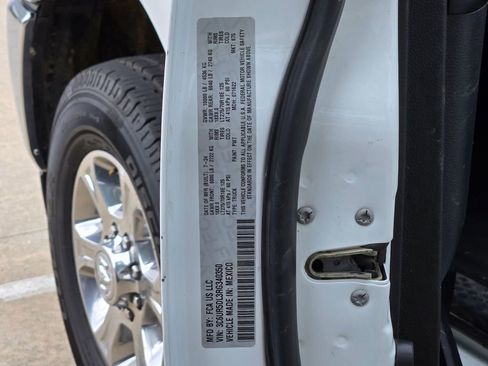 Used 2024 RAM 2500 Big Horn AWD/4WD image 23