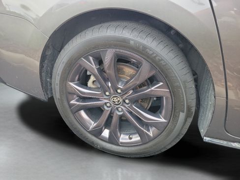 Used 2022 Toyota Sienna XSE FWD image 19