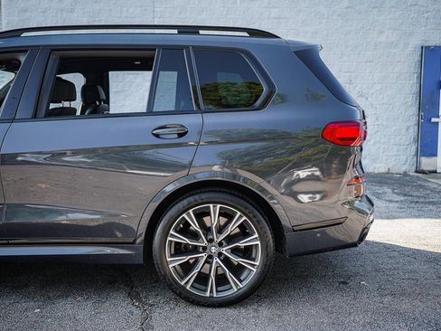 Used 2022 BMW X7 M50i image 11
