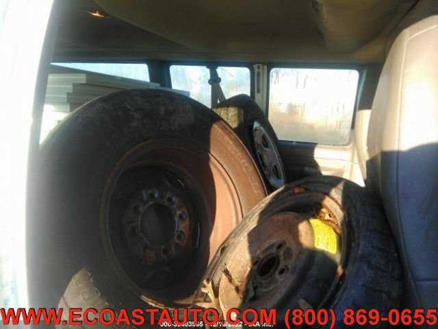 Used 2017 GMC Savana 2500 Extended RWD image 8