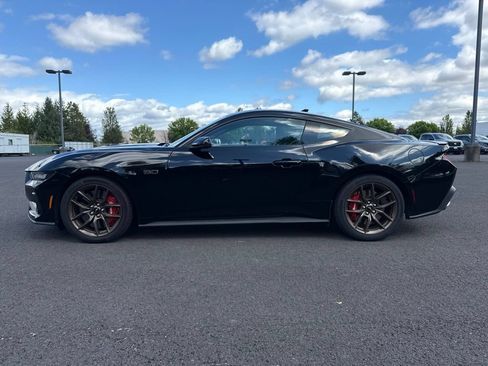 Used 2024 Ford Mustang GT Premium RWD image 4
