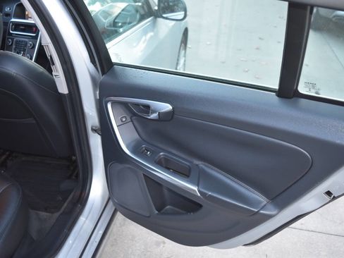 Used 2015 Volvo V60 T5 Premier image 35