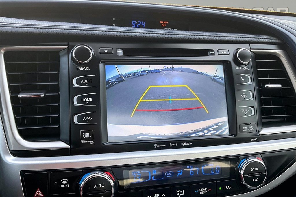 Used 2016 Toyota Highlander Limited w/ Driver Technology Package AWD/4WD image 21