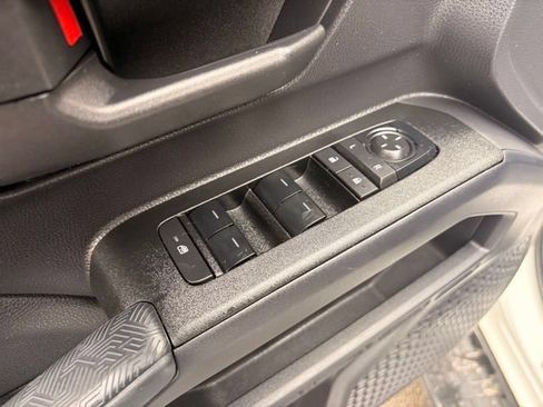Used 2025 Toyota 4Runner SR5 AWD/4WD image 15