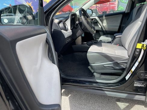 Used 2015 Toyota RAV4 LE AWD/4WD image 14