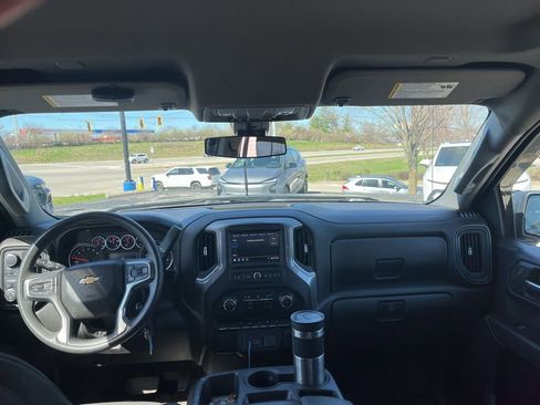 Used 2022 Chevrolet Silverado 1500 Custom w/ Safety Confidence Package image 5