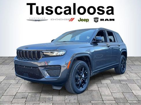 New 2025 Jeep Grand Cherokee Altitude image 3