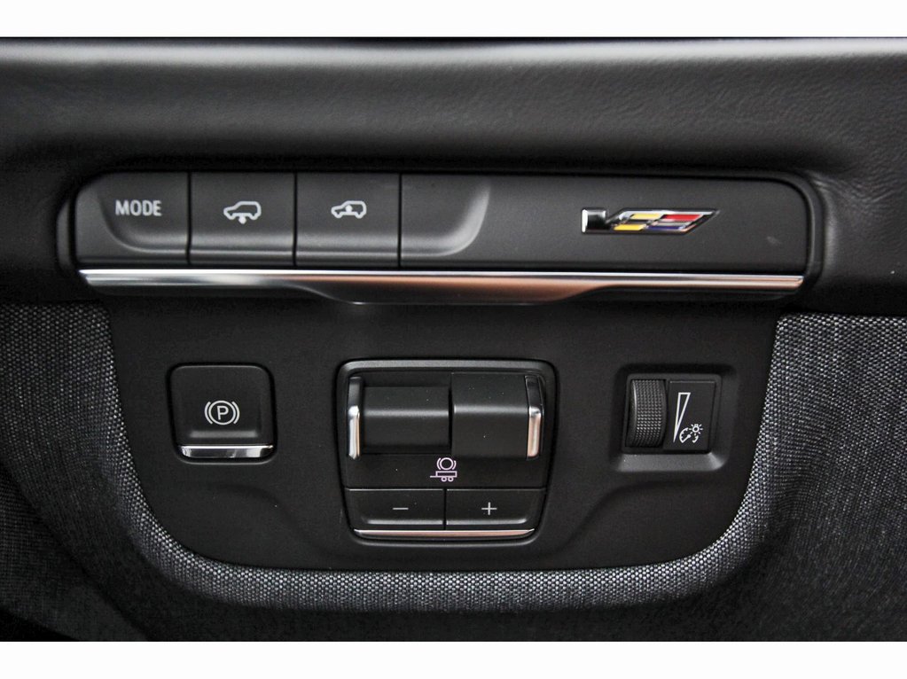 New 2026 Cadillac Escalade V w/ LPO, ONYX Package AWD/4WD image 15