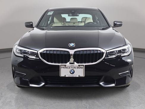 Used 2019 BMW 330i xDrive Sedan w/ Convenience Package AWD/4WD image 3