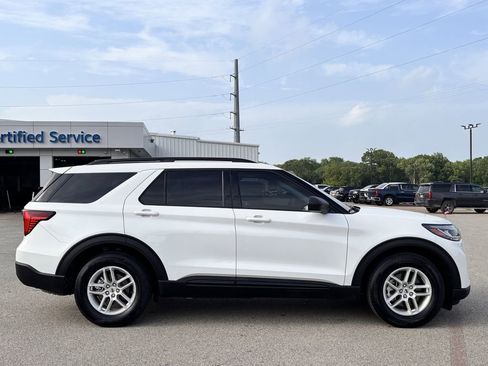 Used 2026 Ford Explorer Active w/ Active Comfort Package RWD image 5