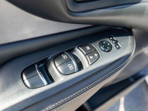 Used 2024 Nissan Murano SL image 17