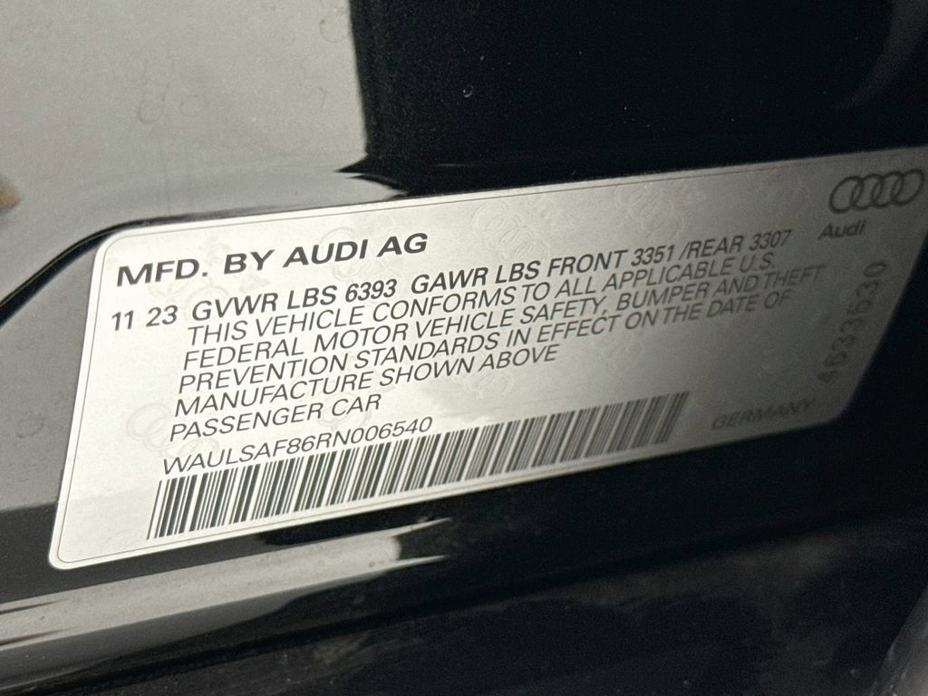 Used 2024 Audi S8 AWD/4WD image 34