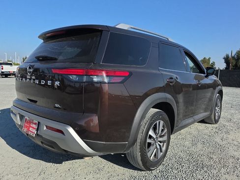 Used 2022 Nissan Pathfinder SL w/ Cargo Package FWD image 3