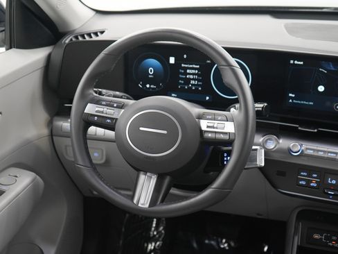 Used 2025 Hyundai Kona SEL AWD/4WD image 14