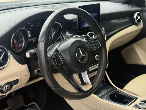 Used 2018 Mercedes-Benz GLA 250 image 12