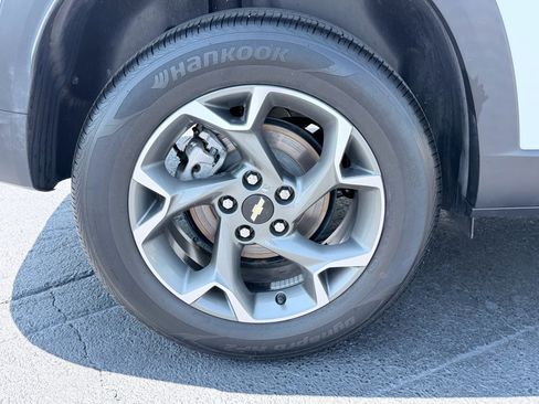 Used 2024 Chevrolet Trax LT w/ LT Convenience Package FWD image 29