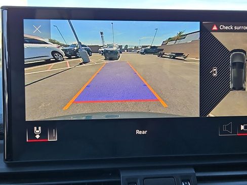 Used 2023 Audi Q5 e Premium Plus w/ Premium Plus Package image 12