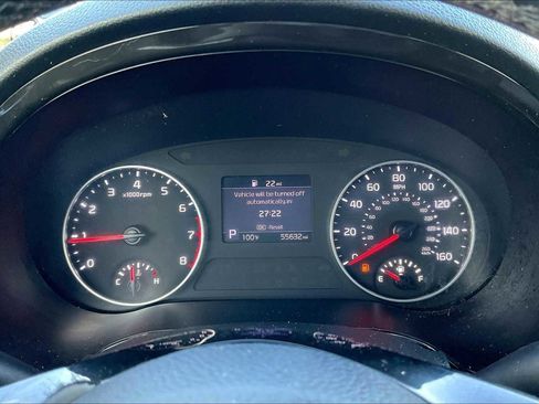 Certified 2022 Kia Seltos EX image 16