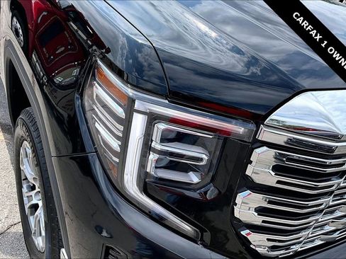 Used 2025 GMC Sierra 1500 SLT AWD/4WD image 31