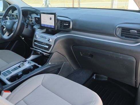 Certified 2023 Ford Explorer XLT image 52