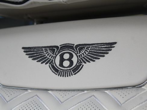 Used 2021 Bentley Flying Spur W12 image 39
