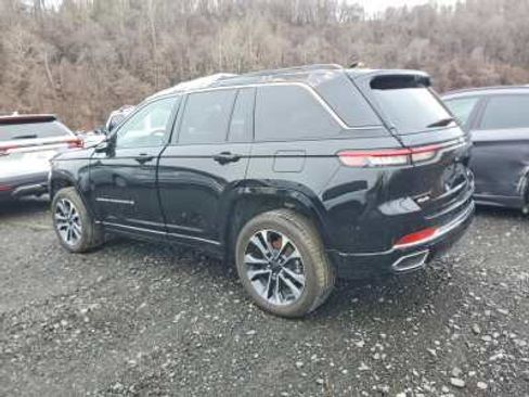 Used 2025 Jeep Grand Cherokee Overland w/ Luxury Tech Group IV AWD/4WD image 3