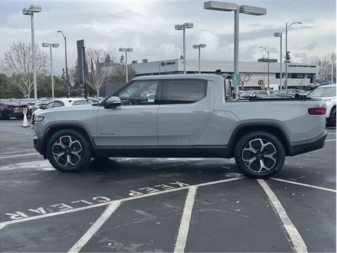 Used 2022 Rivian R1T Adventure image 8
