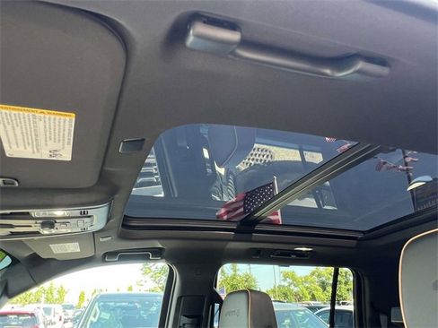 Used 2023 GMC Yukon XL AT4 w/ AT4 Premium Plus Package image 20