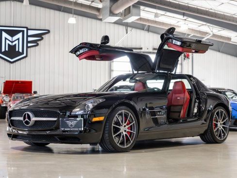 Used 2012 Mercedes-Benz SLS AMG Coupe image 2