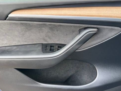 Used 2024 Tesla Model Y Performance image 7