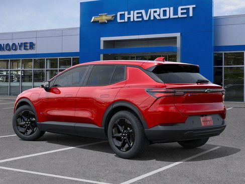 New 2026 Chevrolet Equinox EV LT image 3