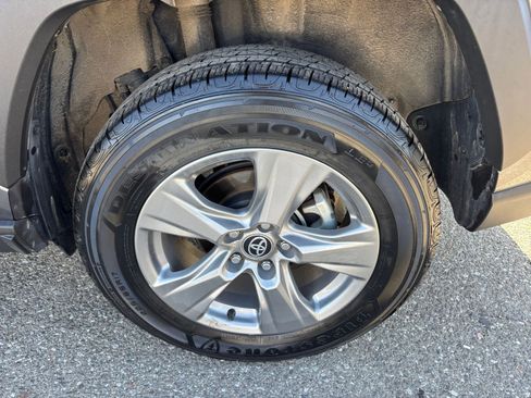 Used 2025 Toyota RAV4 LE image 31