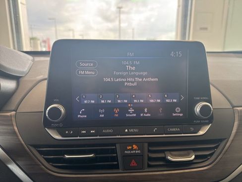 Used 2023 Nissan Altima 2.5 SV FWD image 15
