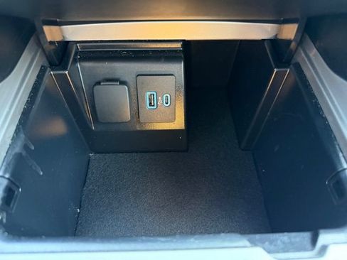 Certified 2023 Ford Explorer XLT w/ Equipment Group 202A AWD/4WD image 25