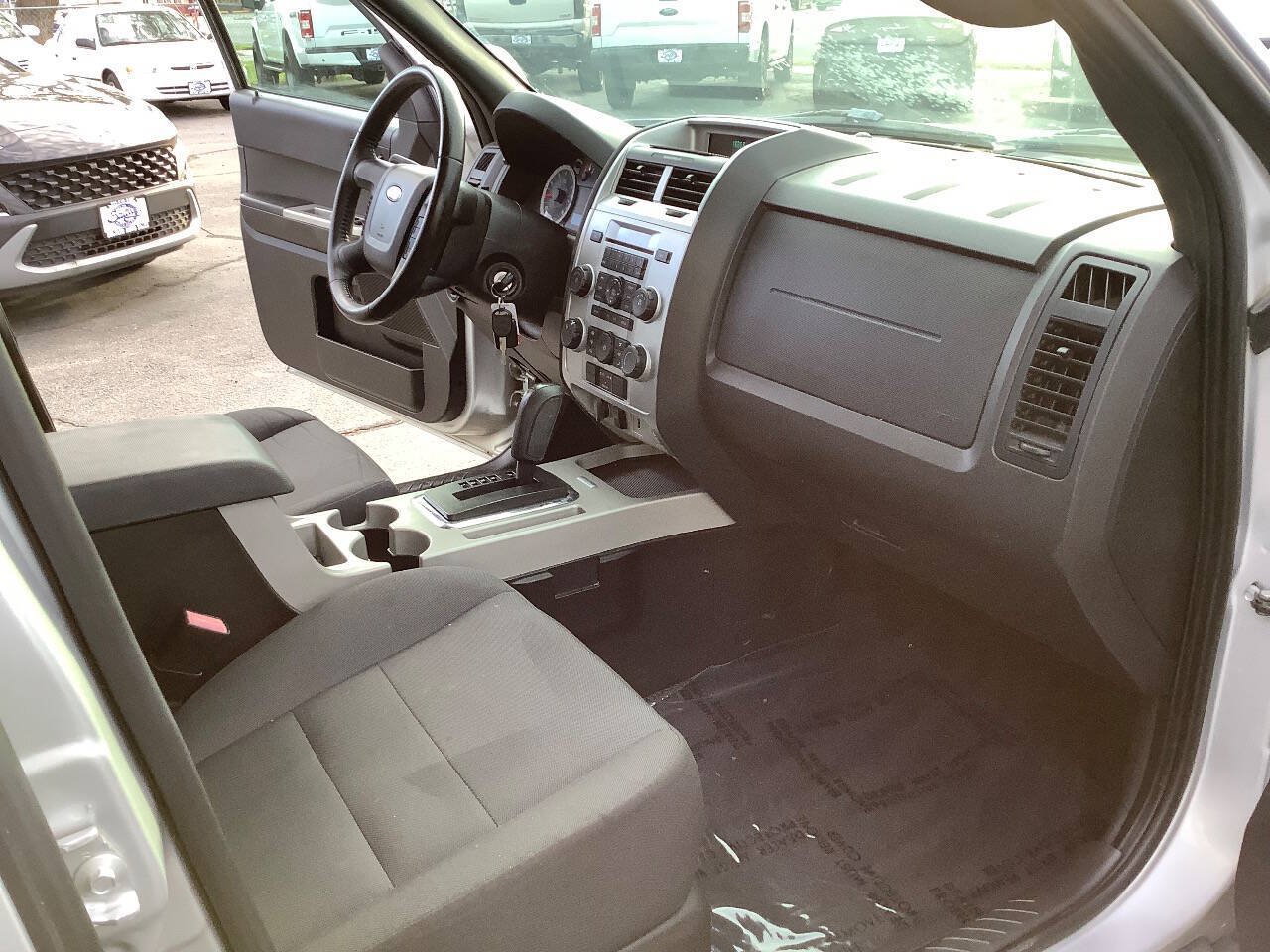 Used 2012 Ford Escape XLT FWD image 29