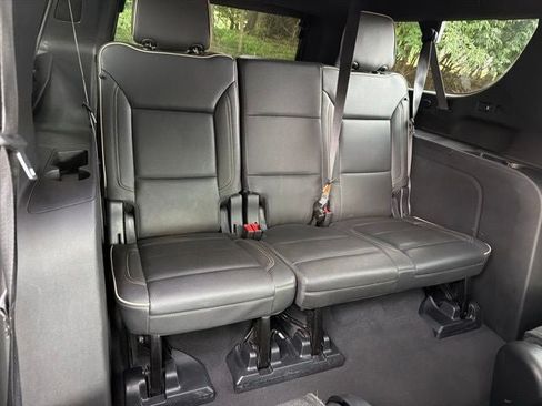 Used 2023 GMC Yukon XL SLT w/ SLT Premium Package AWD/4WD image 28