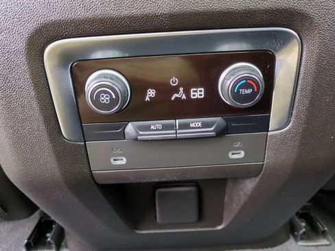 Used 2021 Chevrolet Tahoe Z71 image 22