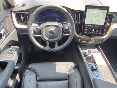 New 2026 Volvo XC60 B5 Ultra w/ Protection Package Premier AWD/4WD image 11