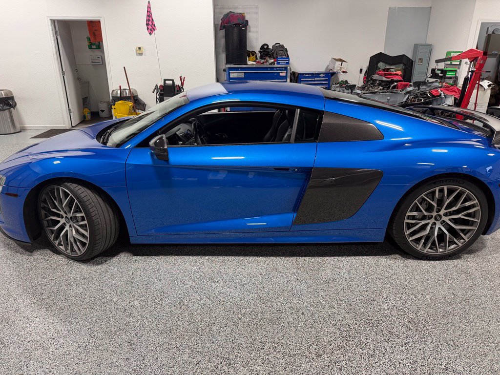 Used 2017 Audi R8 V10 plus AWD/4WD image 2