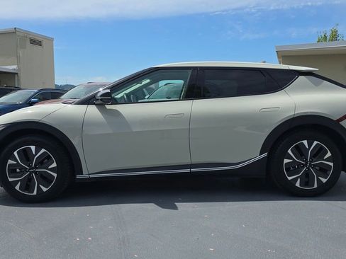 Certified 2024 Kia EV6 Light AWD/4WD image 8