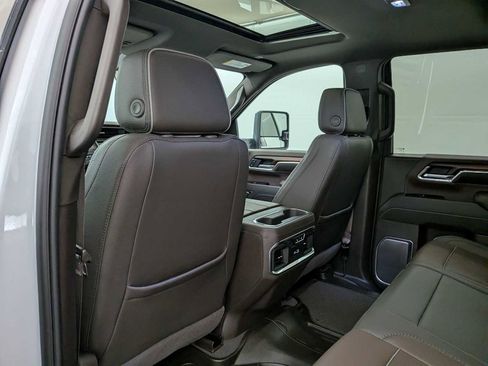 Used 2024 GMC Sierra 3500 Denali w/ Denali Reserve Package image 20