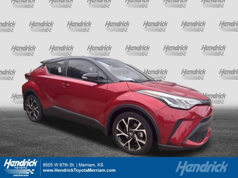 Used 2020 Toyota C-HR XLE FWD image 1